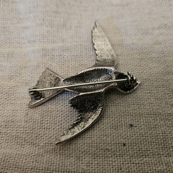 Vintage Silver Textured Bird Brooch | Size OS - Picture 2 of 6